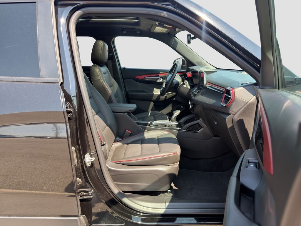 Used 2025 Black Chevrolet RS image 25