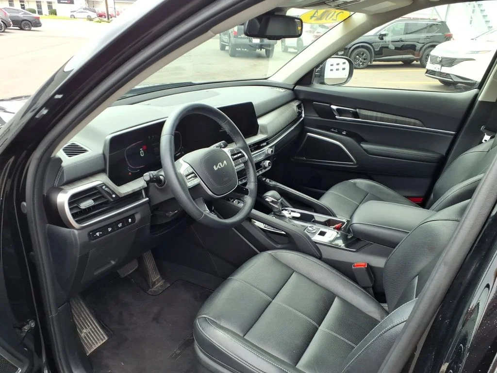 Used 2024 Black Kia EX image 20