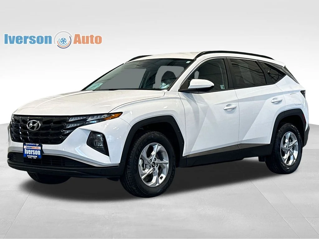 Used 2024 White Hyundai SEL image 6