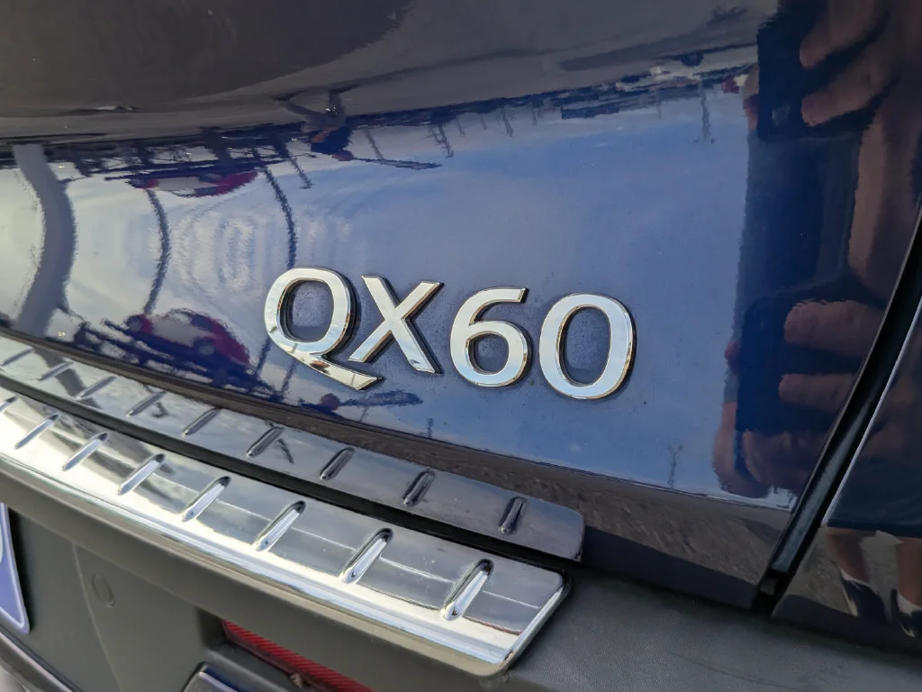 Used 2023 Blue INFINITI LUXE image 9