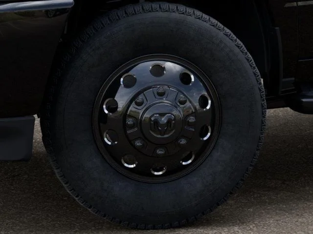 New 2026 Diamond Black Crystal Pearl-Coat Exterior Paint RAM Big Horn image 8