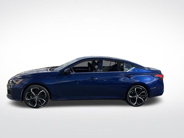 2024 Nissan Altima 2.5 SR photo 2