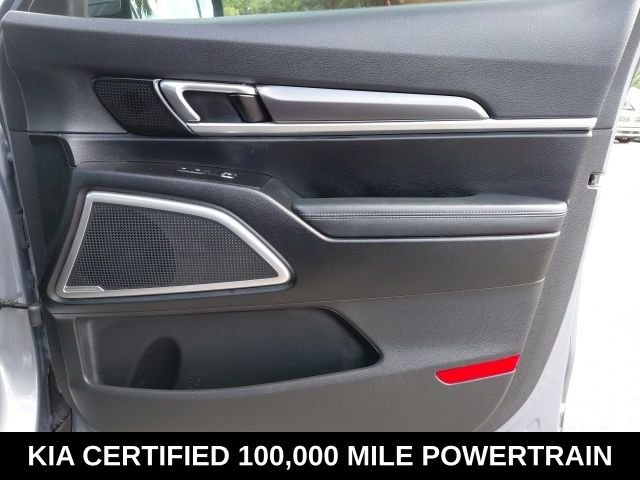 Used 2023 Silver Kia S image 28