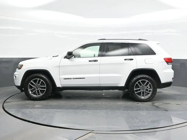 Used 2019 White Jeep Limited image 4