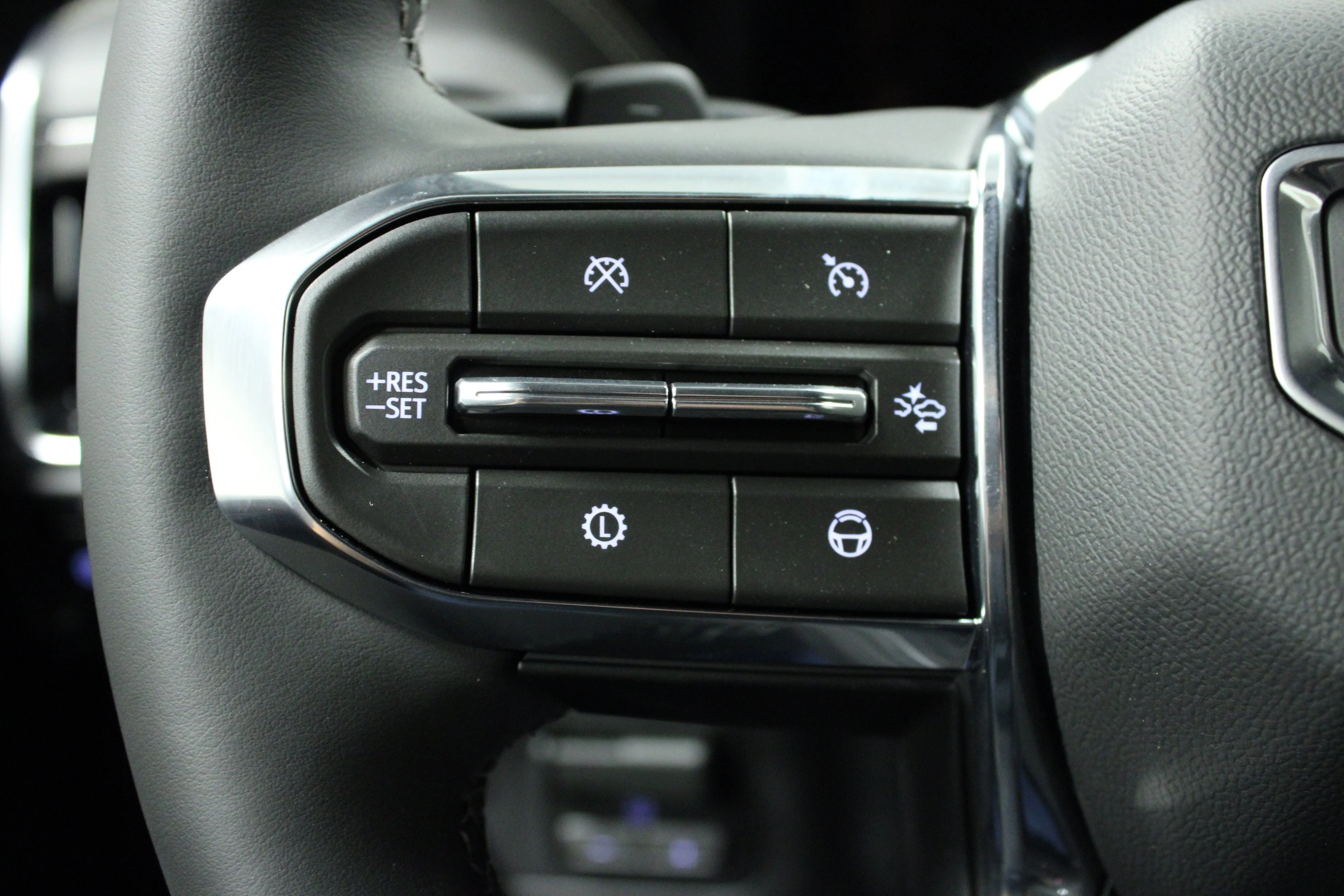 New 2026 Onyx Black GMC Elevation image 22