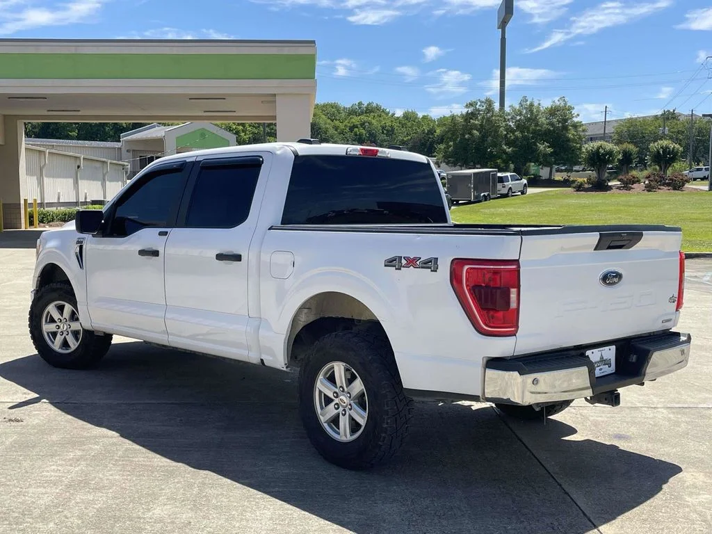 Certified Used 2022 Oxford White Ford XLT image 5