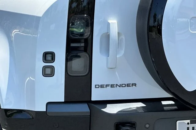 New 2026 Fuji White Land Rover X-Dynamic SE image 26