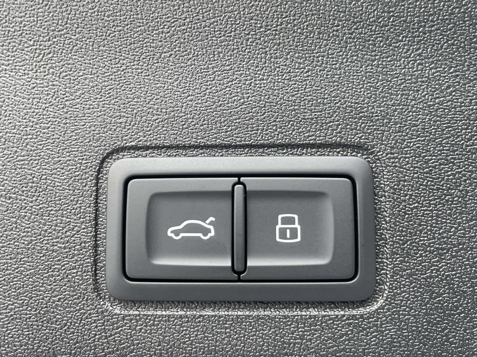 New 2026 0E0E/Black Audi S line image 19