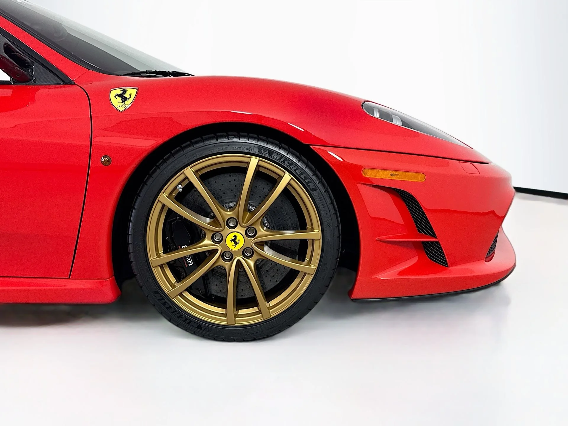 Used 2009 Red Scuderia Ferrari Scuderia image 24
