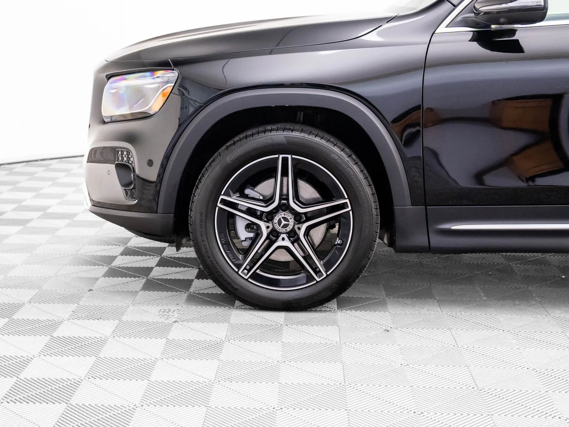 New 2026 Black Mercedes-Benz GLB 250 image 36