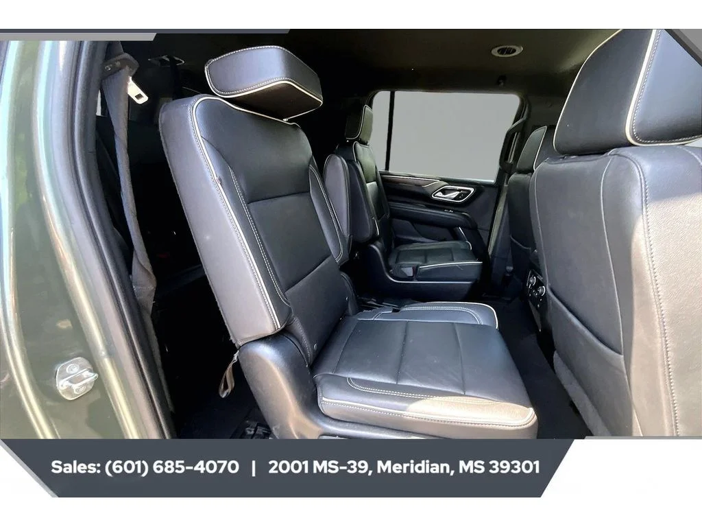 Used 2023 Silver Sage Metallic Chevrolet Premier image 20