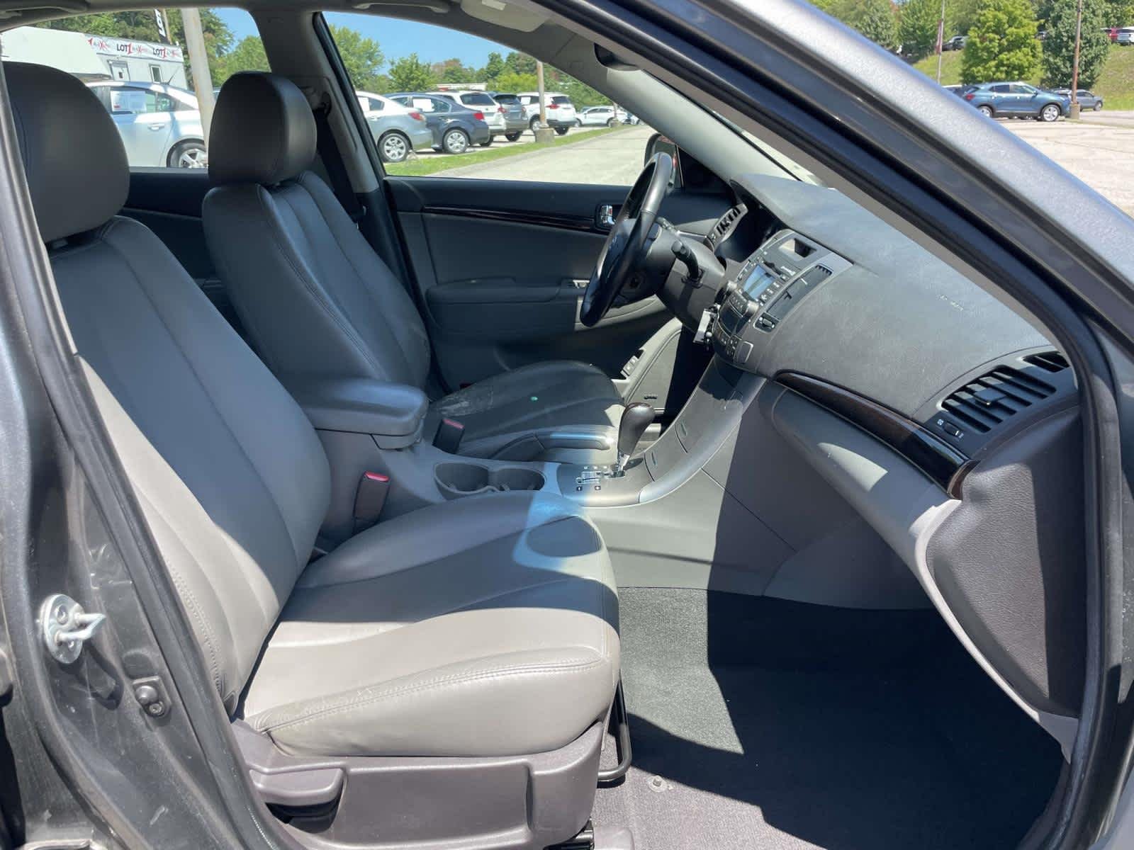 Used 2010 Willow Gray Hyundai Limited PZEV image 26