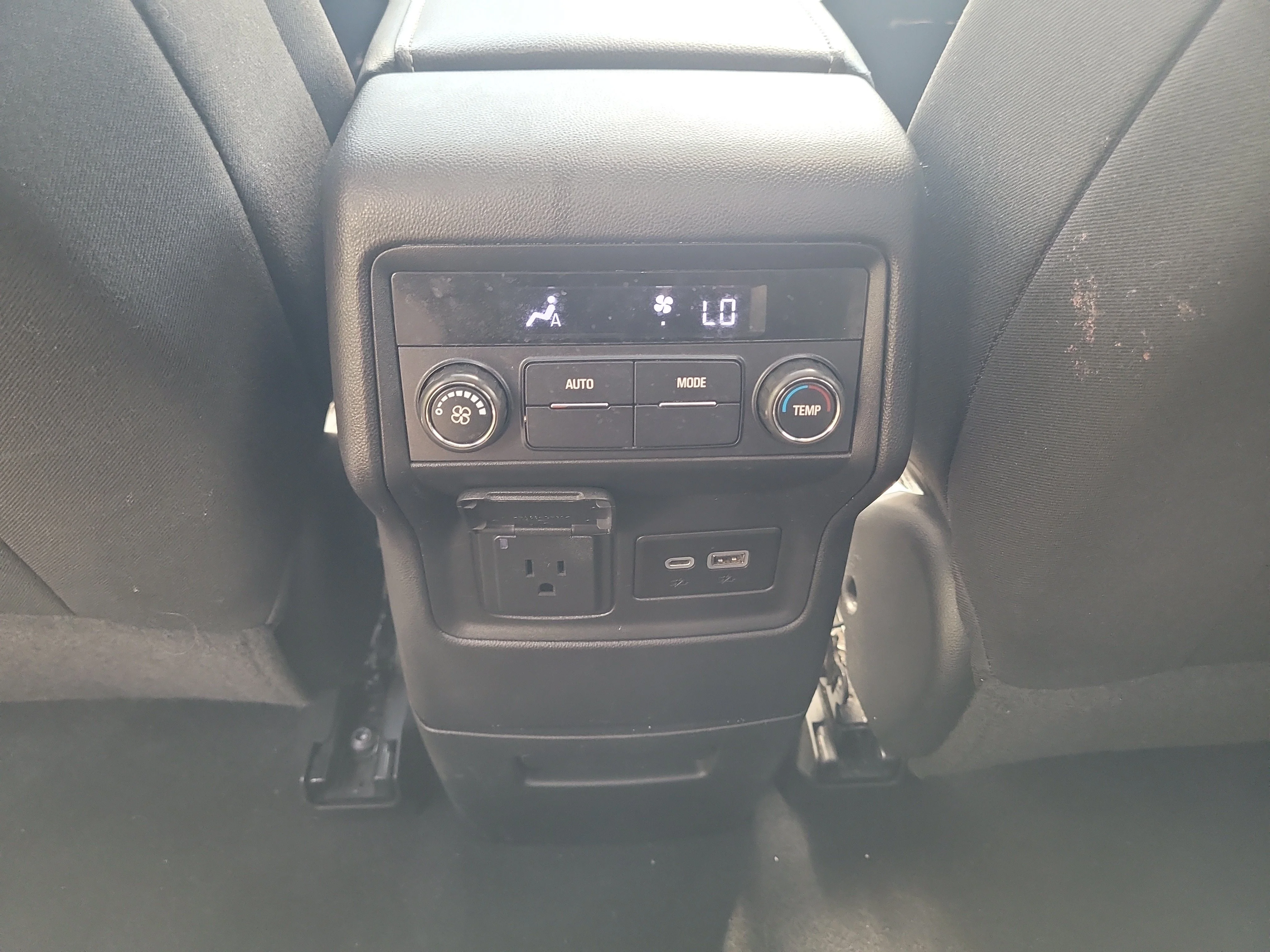 Used 2023 Summit White GMC SLE image 15