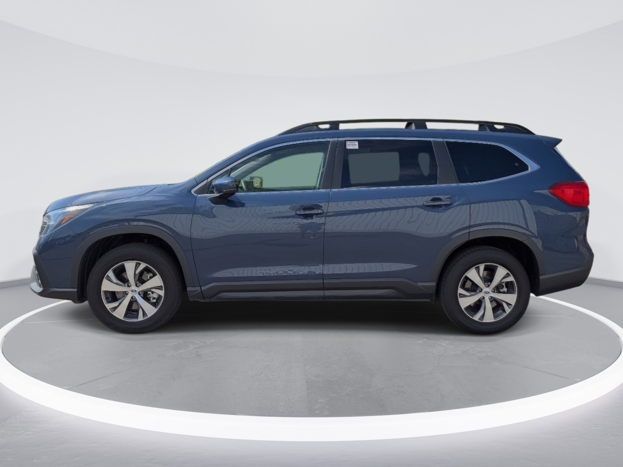 Used 2025 Cosmic Blue Pearl Subaru Premium image 4