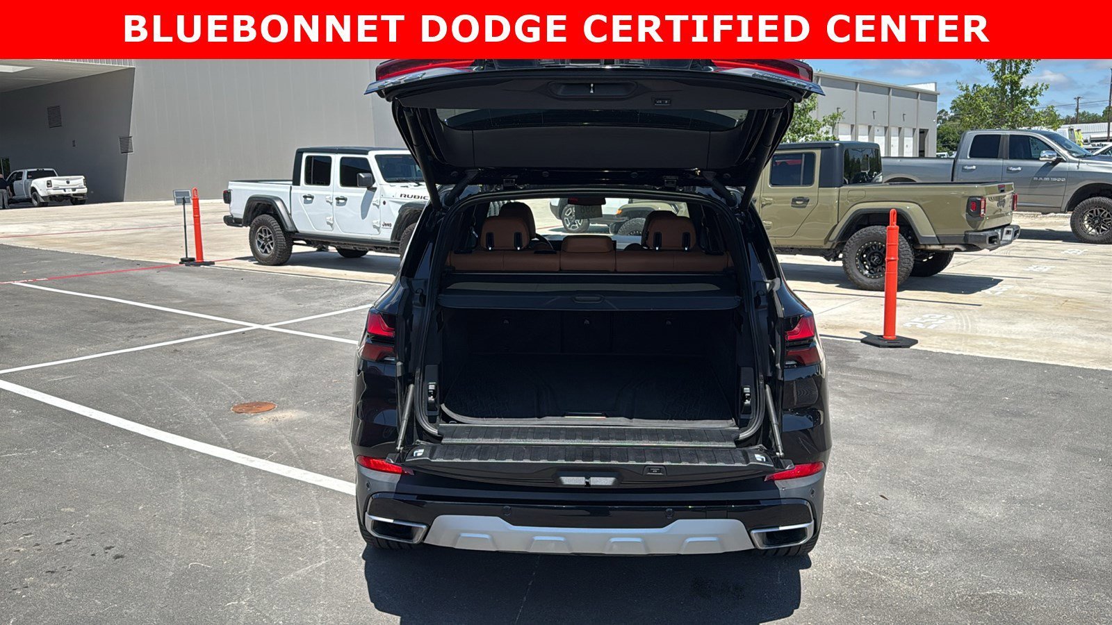 Certified Used 2024 Black Sapphire Metallic BMW xDrive40i image 30