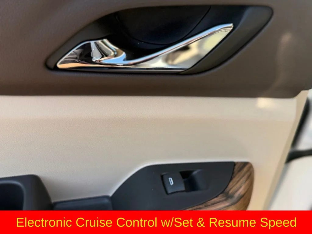 Used 2019 White GMC Denali image 21