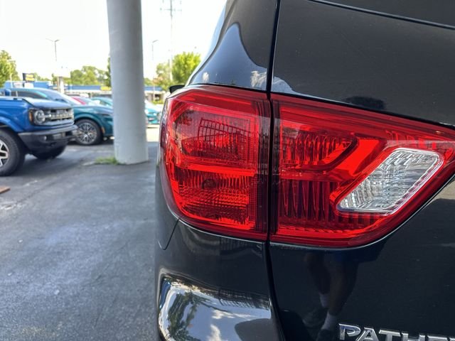 Used 2020 Black Nissan SL image 27