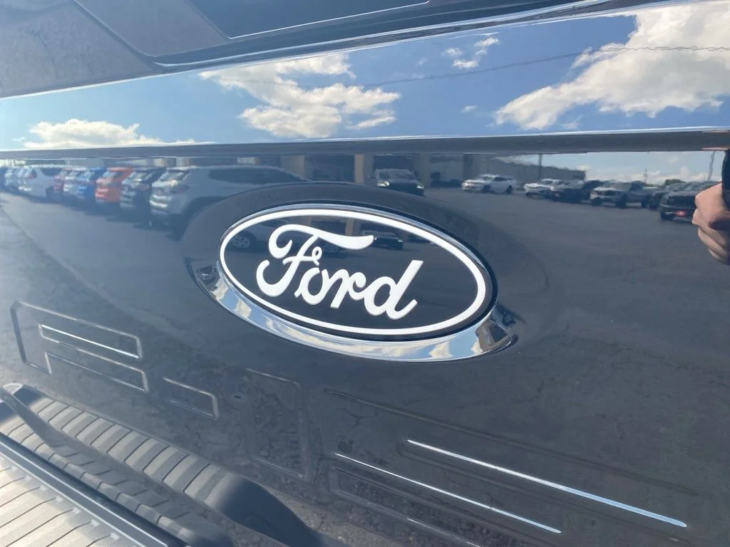 New 2026 Agate Black Metallic Ford XLT image 43