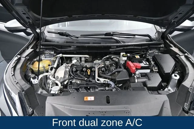 Used 2022  Mitsubishi SE image 23