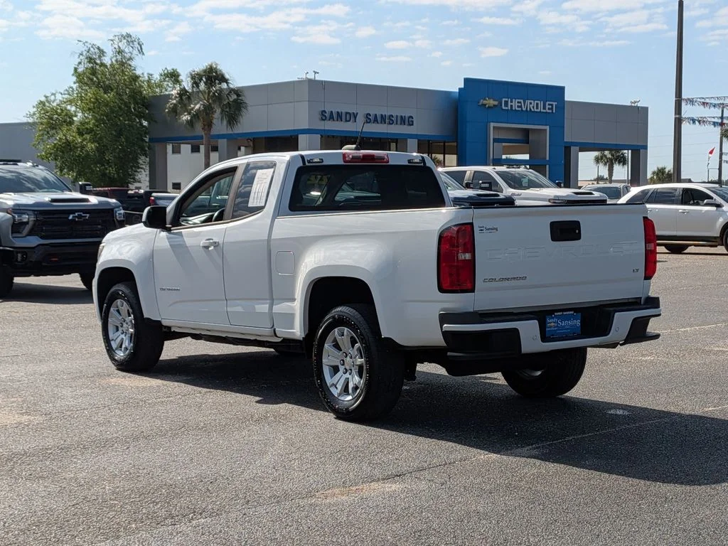 Used 2022 White Chevrolet LT image 3