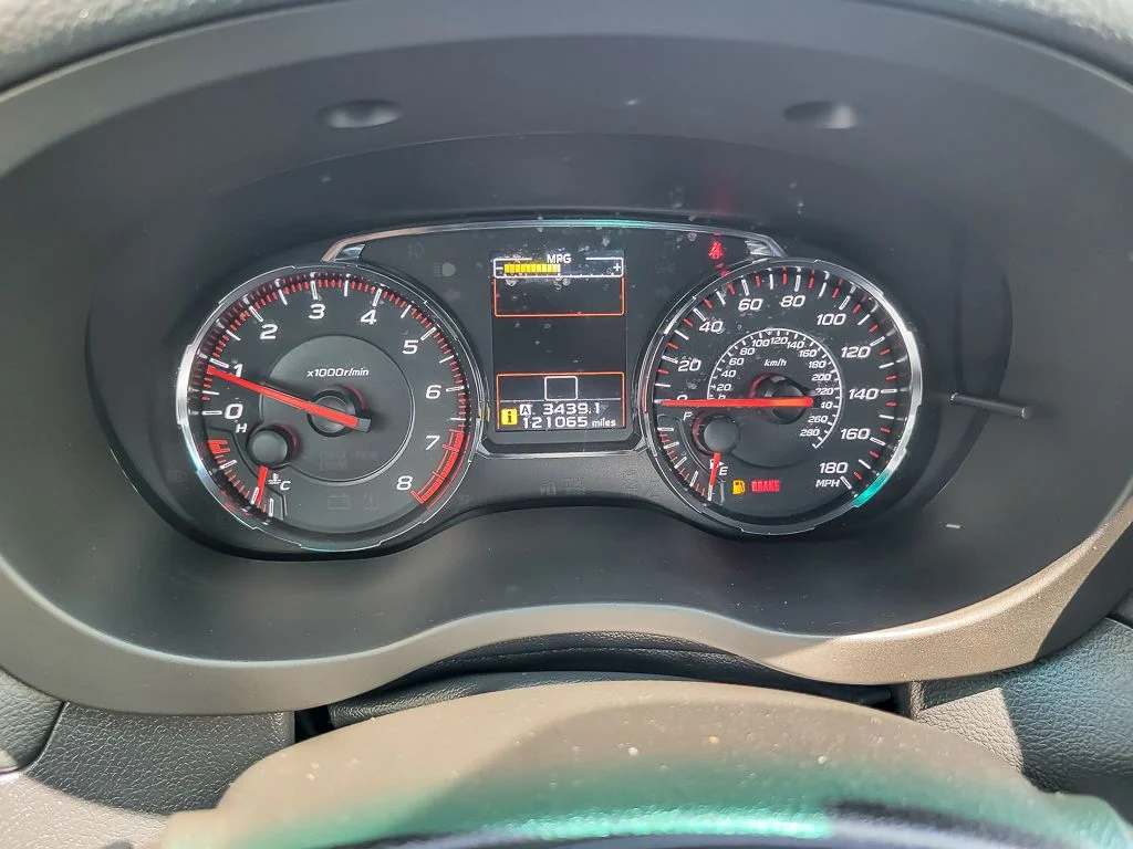 Used 2020 White Subaru Base image 11