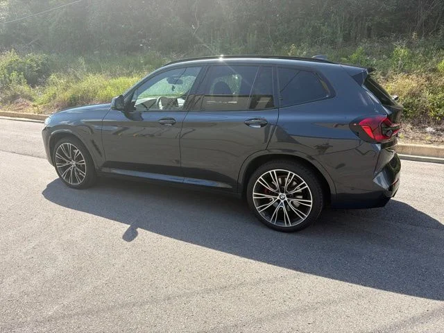 Used 2024 Gray BMW xDrive30i image 6
