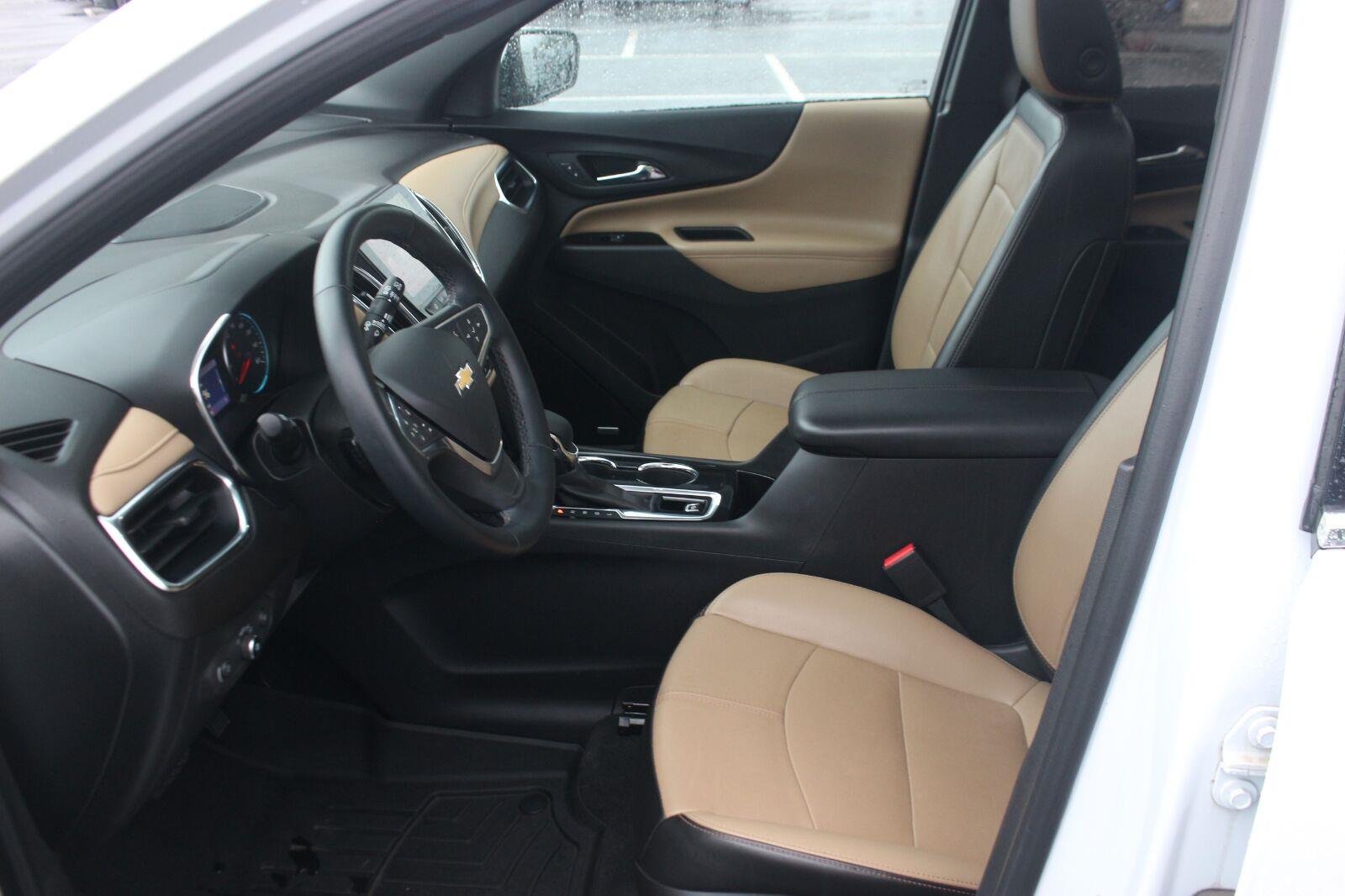 Used 2023 Iridescent Pearl Tricoat Chevrolet Premier image 16