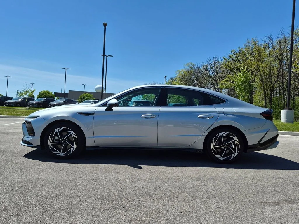Certified Used 2026 Silver Hyundai SEL Sport image 4