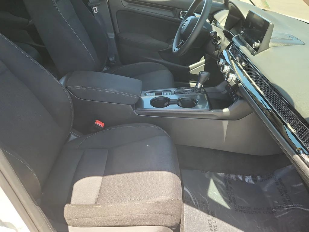 Used 2025 White Honda LX image 13