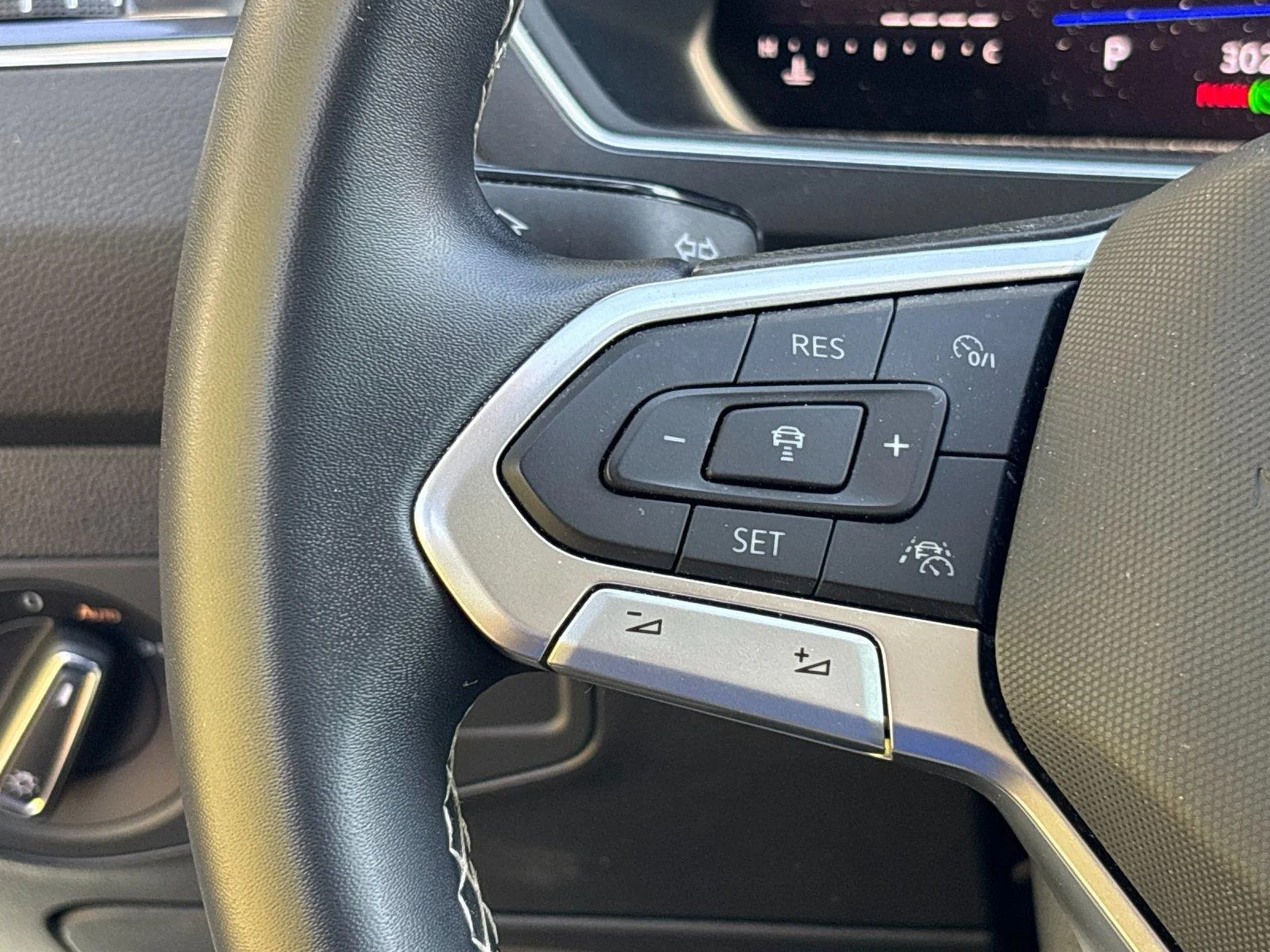Certified Used 2023 Opal White Pearl Volkswagen SE image 18