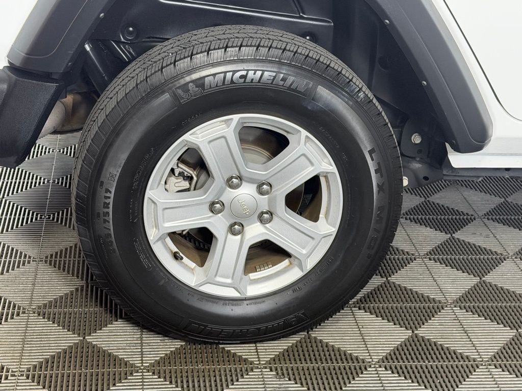 Used 2022 White Jeep Unlimited Sport S image 11