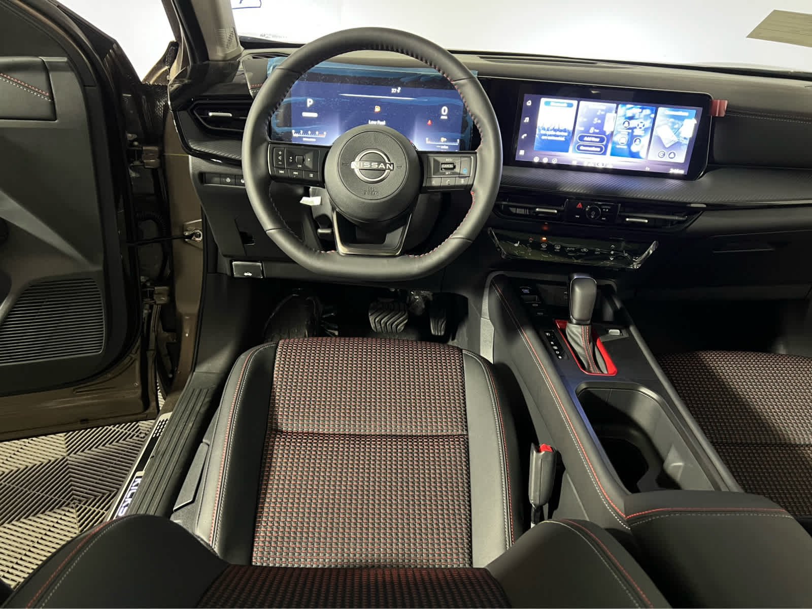 2026 Nissan KICKS SR AWD - Photo 11
