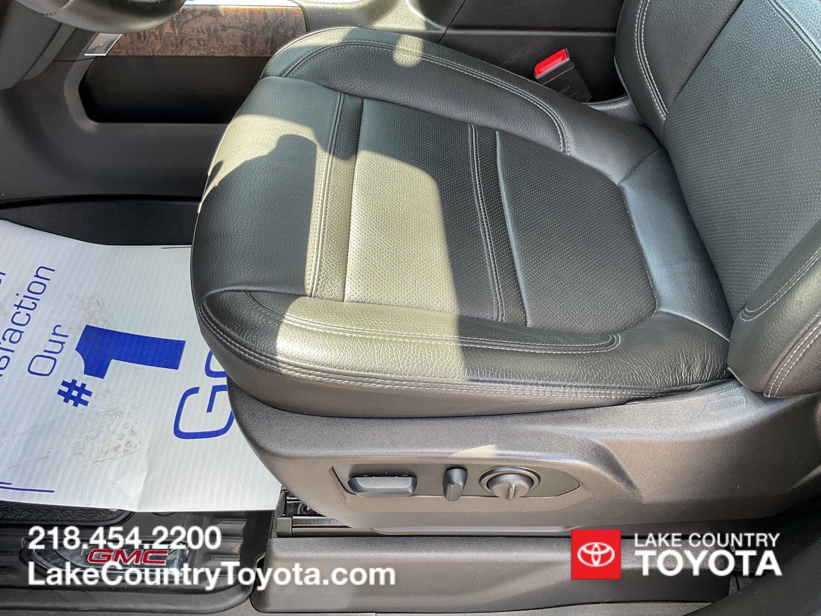 Used 2023  GMC Denali image 17