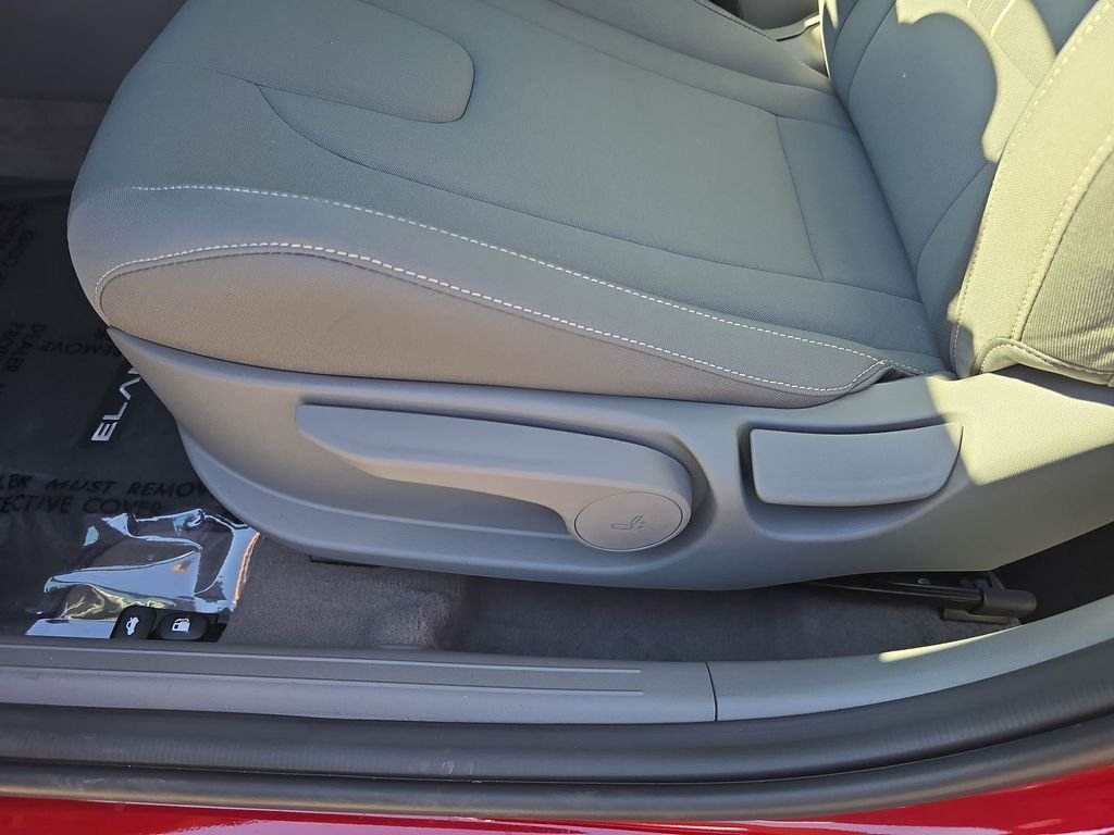 Used 2025 Red Hyundai SEL Sport image 12