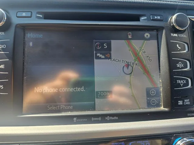 Used 2019 Silver Toyota XLE image 19
