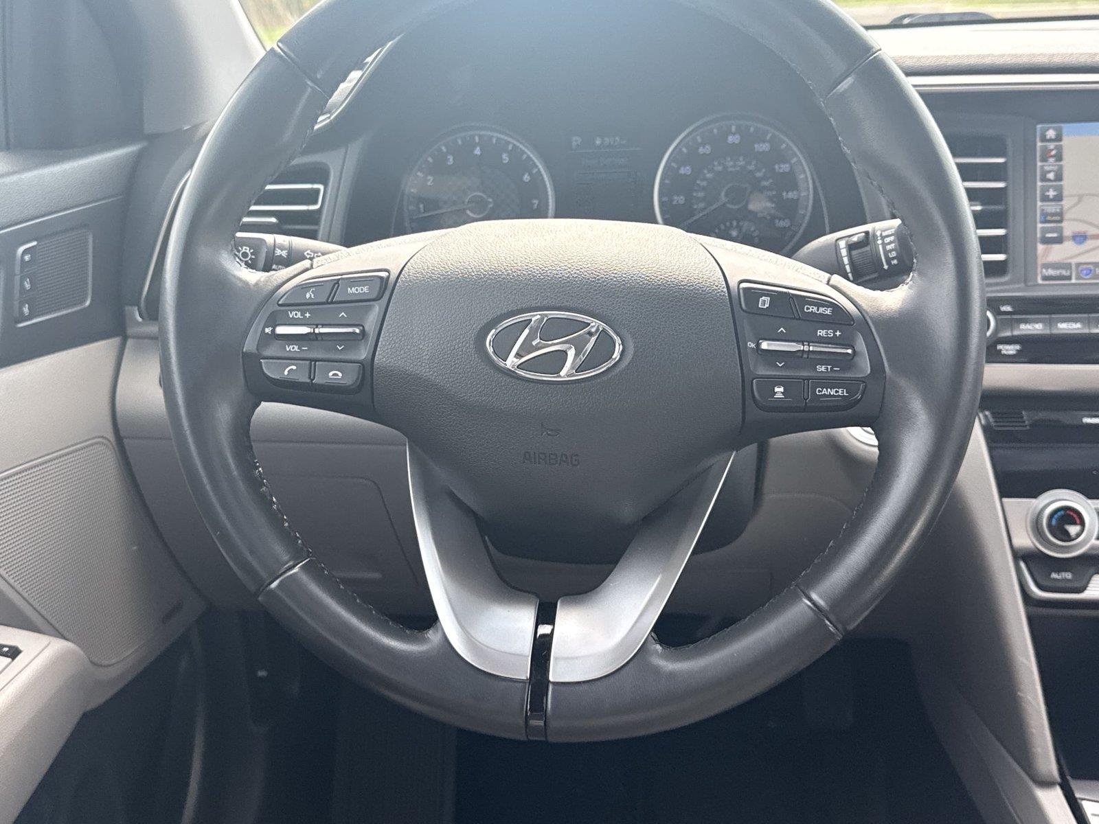 Used 2020 Fluid Metal Hyundai Limited image 22