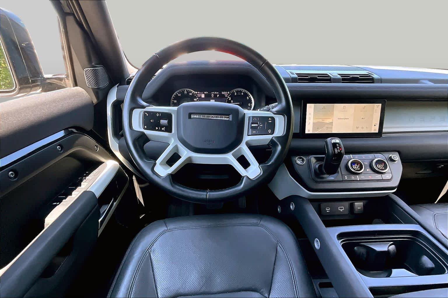 Used 2023 Santorini Black Metallic Land Rover SE image 6