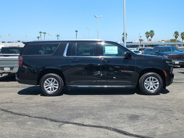 2026 Chevrolet Suburban LT - Photo 9