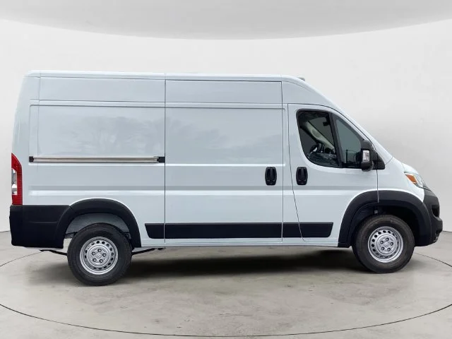 New 2026 Bright White Clearcoat Ram PROMASTER 2500 TRADESMAN CARGO VAN HIGH ROOF 136