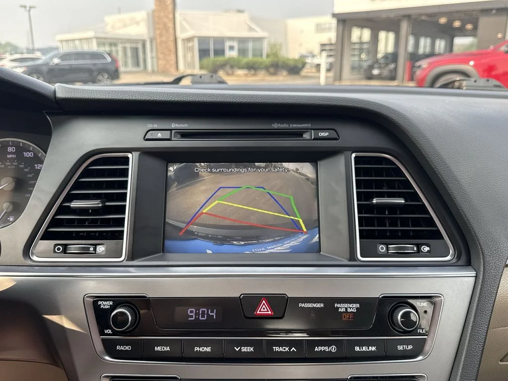 Used 2017 Black Hyundai SE image 17