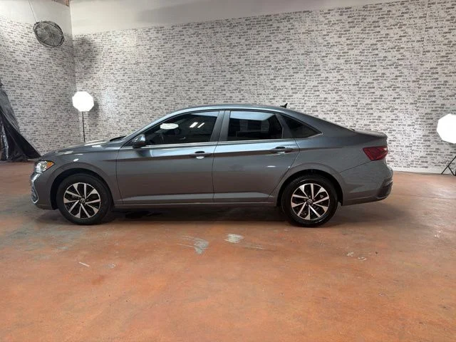 Used 2023 Platinum Gray Metallic Volkswagen 1.5T S image 4