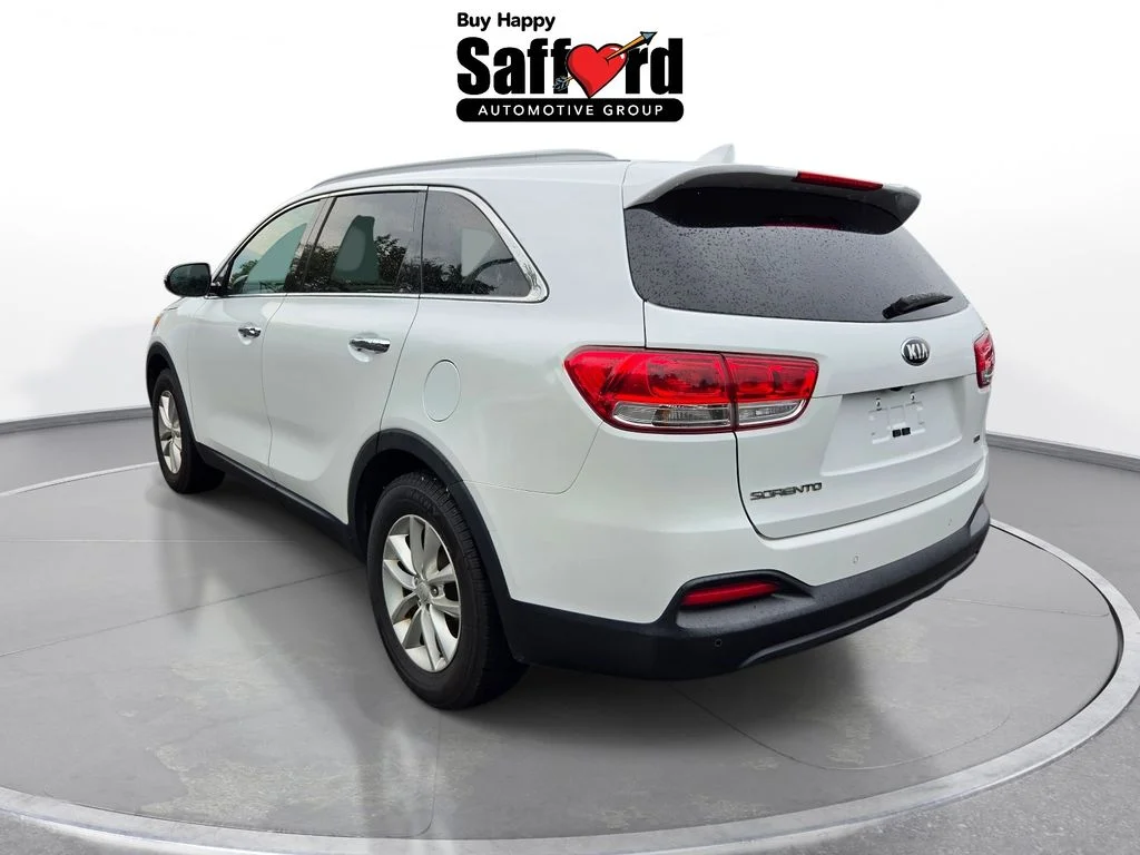 Used 2017 White Kia LX image 10
