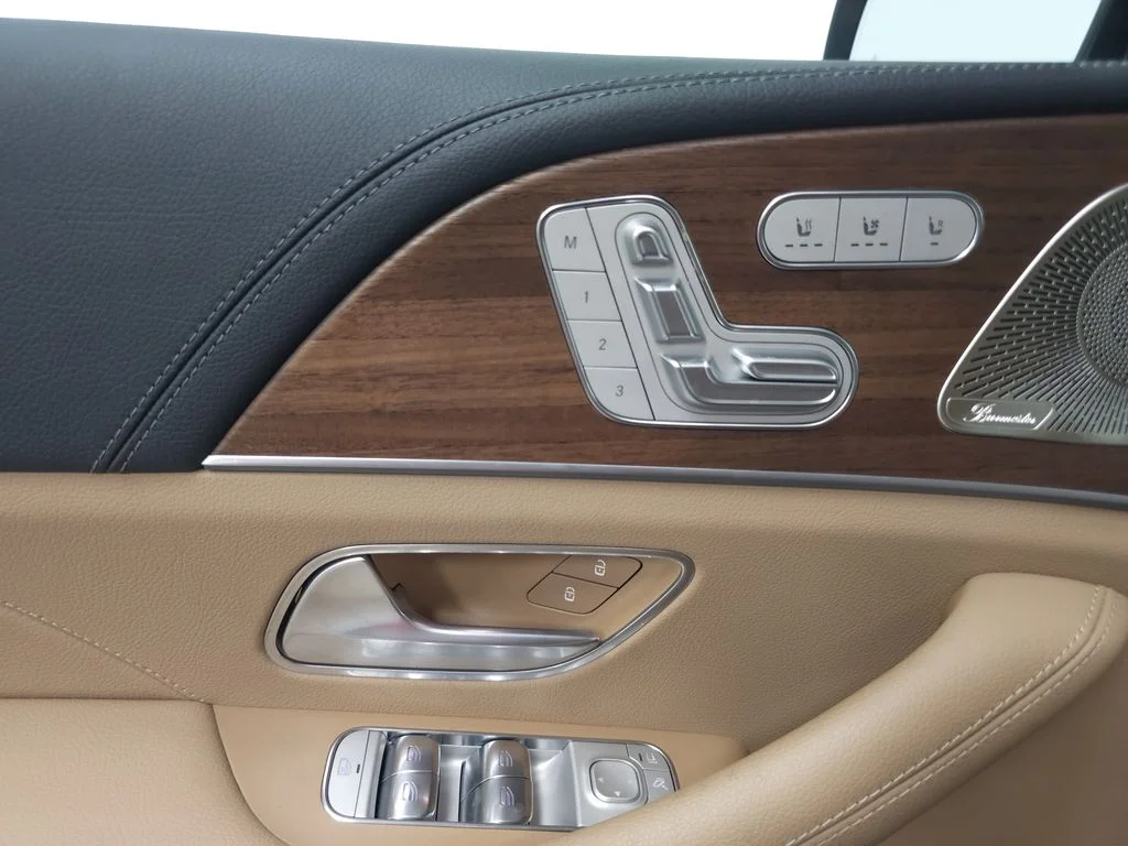 Used 2025 Twilight Blue Metallic Mercedes-Benz GLE 450e image 6