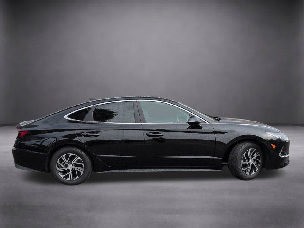 Used 2020 Black Hyundai Blue image 9