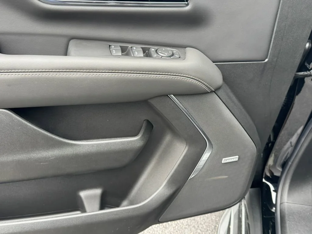 New 2026 Onyx Black GMC Elevation image 17