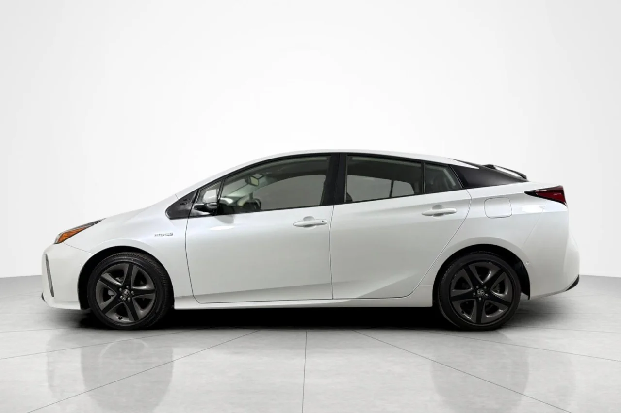 Used 2022 Wind Chill Pearl Toyota L Eco image 2