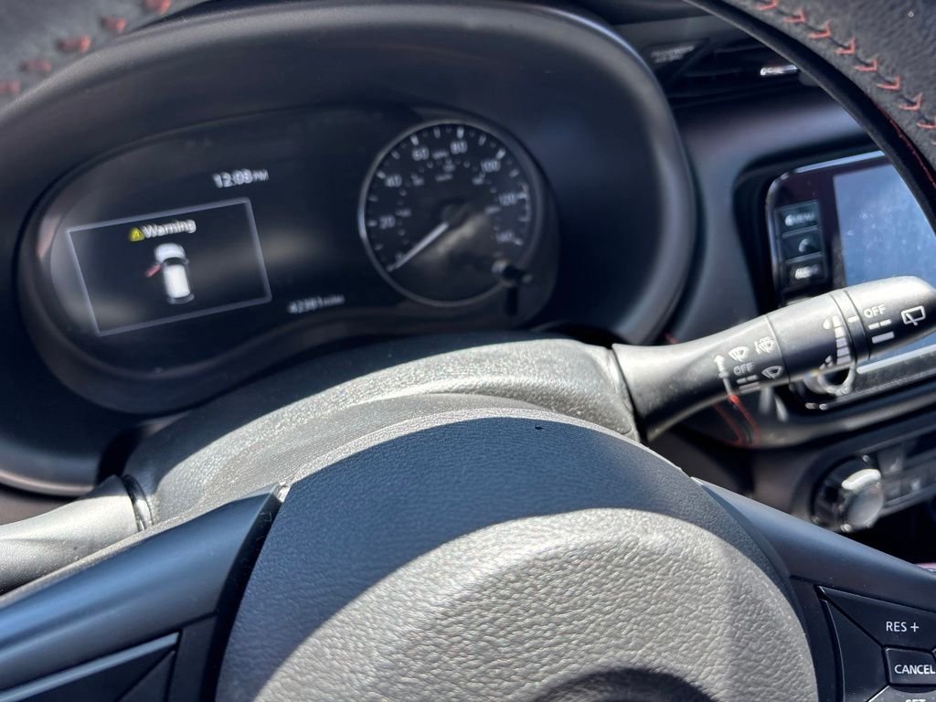Used 2023 White Nissan SR image 22