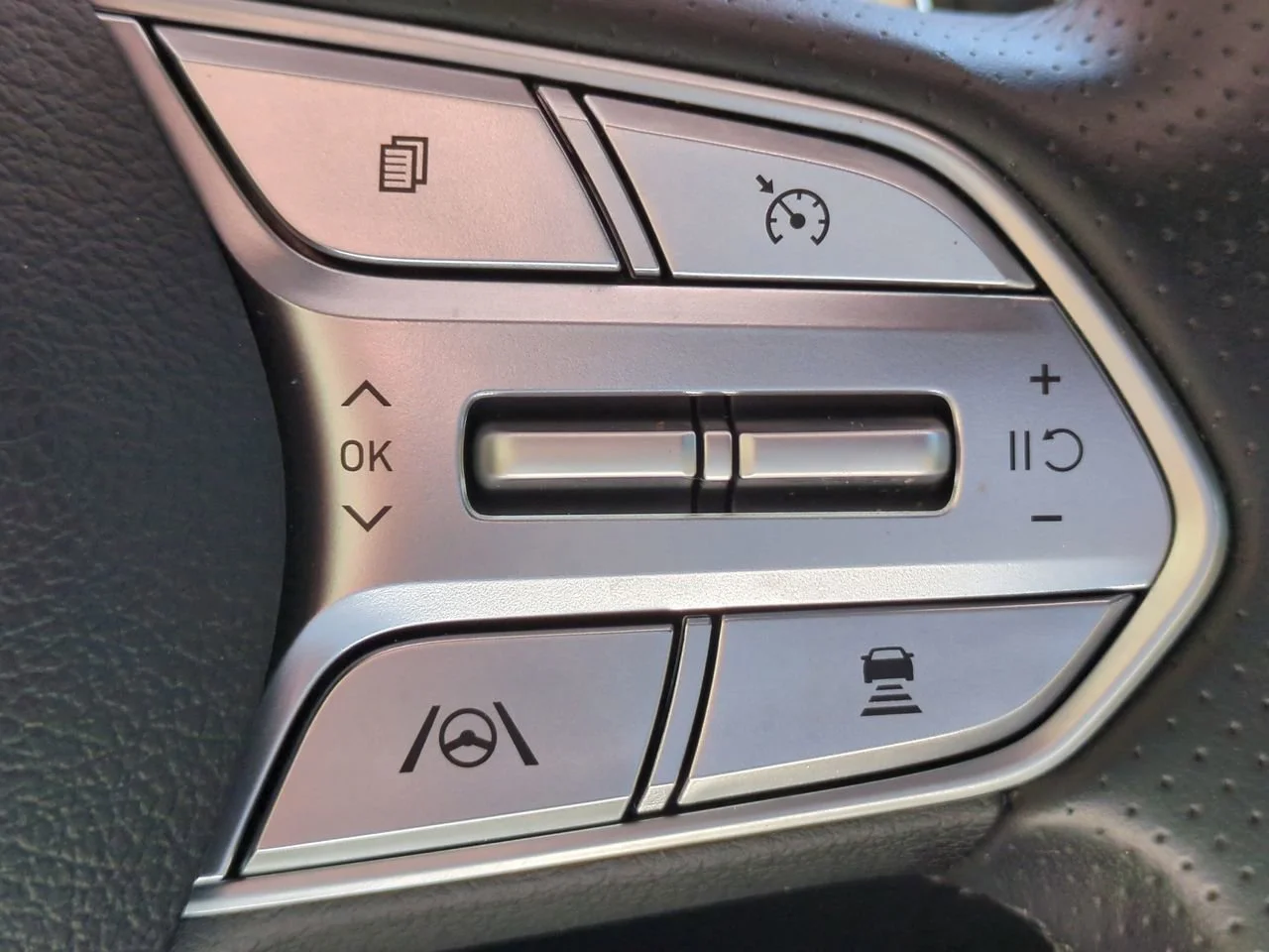 Used 2022 Hampton Gray Hyundai Calligraphy image 24
