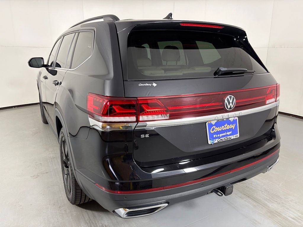 Used 2024 Black Volkswagen 2.0T SE w/Technology image 6