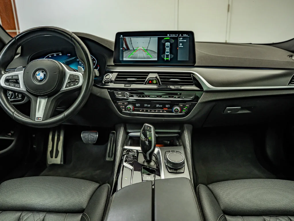 Used 2022 Alpine White BMW 540i image 29